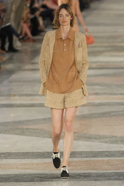 Look 49